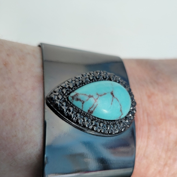 Samantha Wills (Australia) Shiny Black Cuff Bracelet. Designer Statement Piece. - Picture 4 of 4